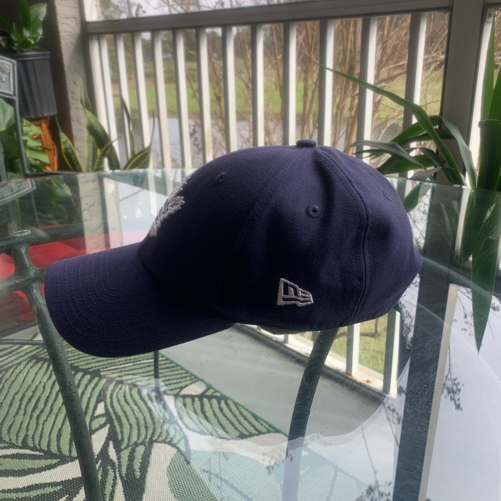 Toronto Maple Leafs Cap 🧢 - Picture 4 of 10